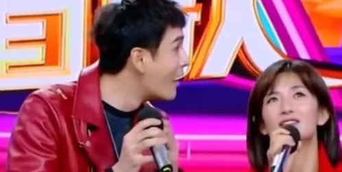 从无戏可拍到咸鱼翻身 他靠卖妻子名牌包熬过困境，终获幸福